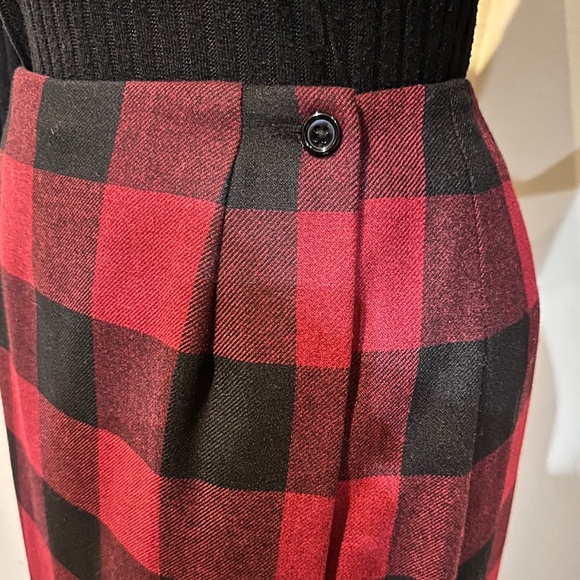 Bufalo Plaid Red & Black Wool Wrap Skirt by Coldwater Creek - size 6 - Picture 5 of 15